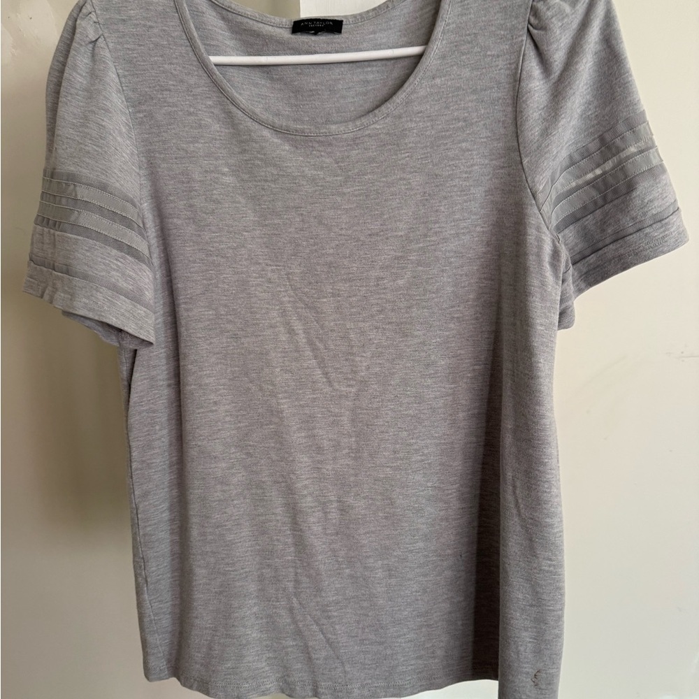 Ann Taylor Tee Shirt - Picture 3 of 8